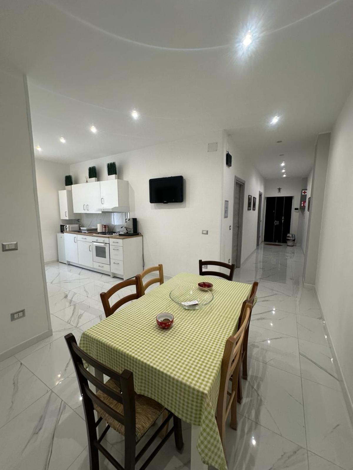 M2 Apartment Неаполь Екстер'єр фото